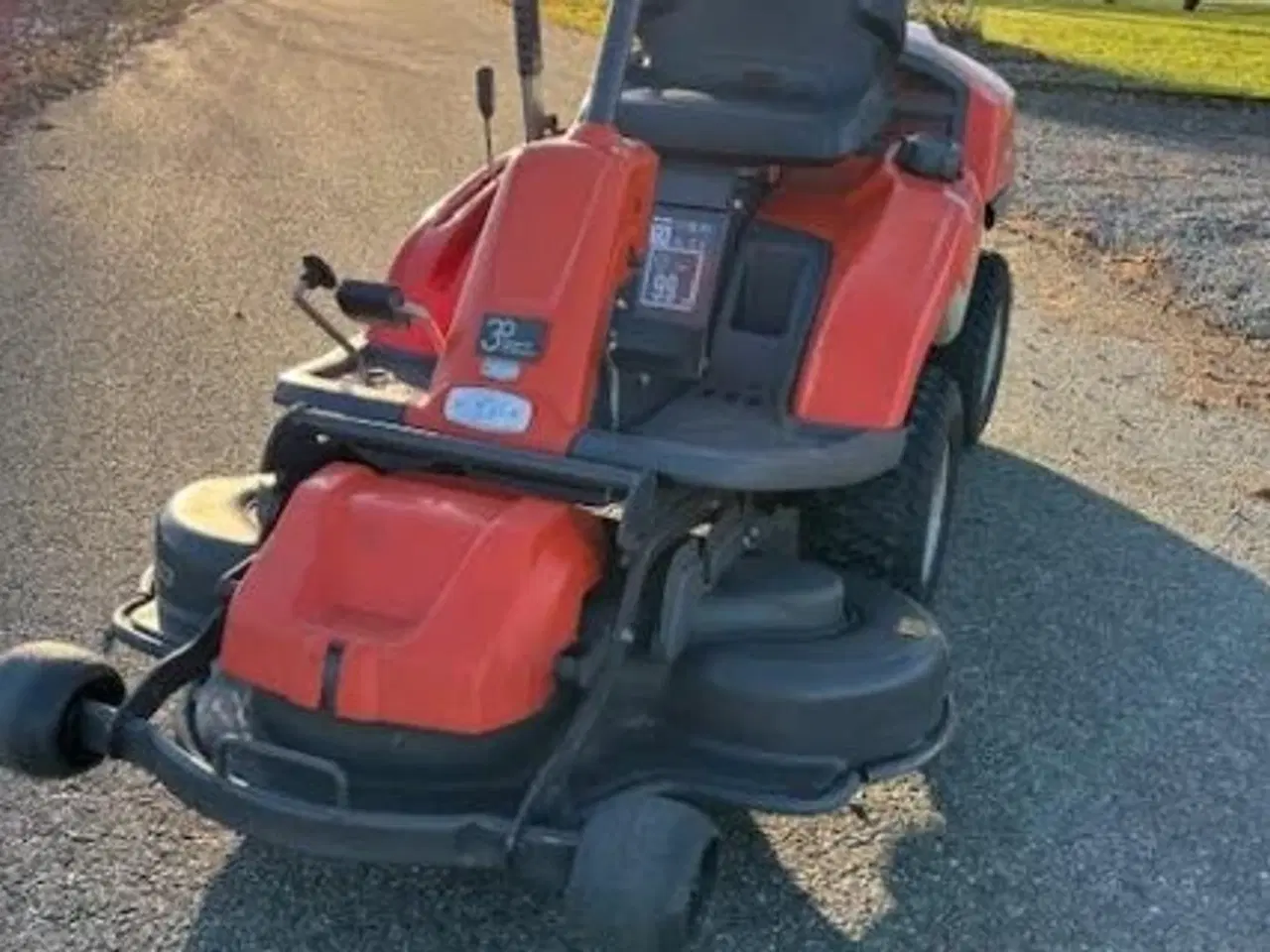 Billede 3 - Husqvarna R 214T AWD med 103 cm klippebredde