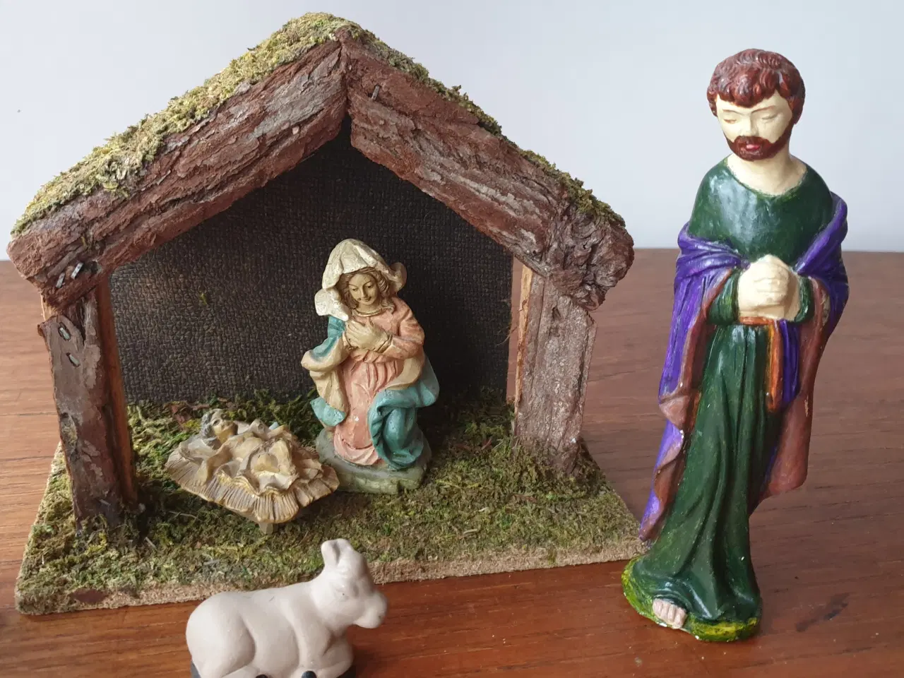Billede 2 - Stalden i Betlehem . Gammel Krybbescene