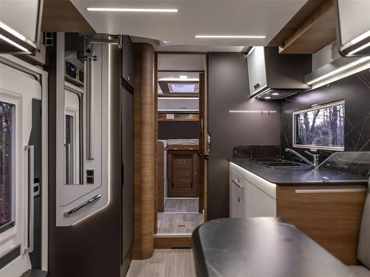 Billede 2 - 2026 - Benimar Mileo 268   Skandinavisk design og komfort året rundt