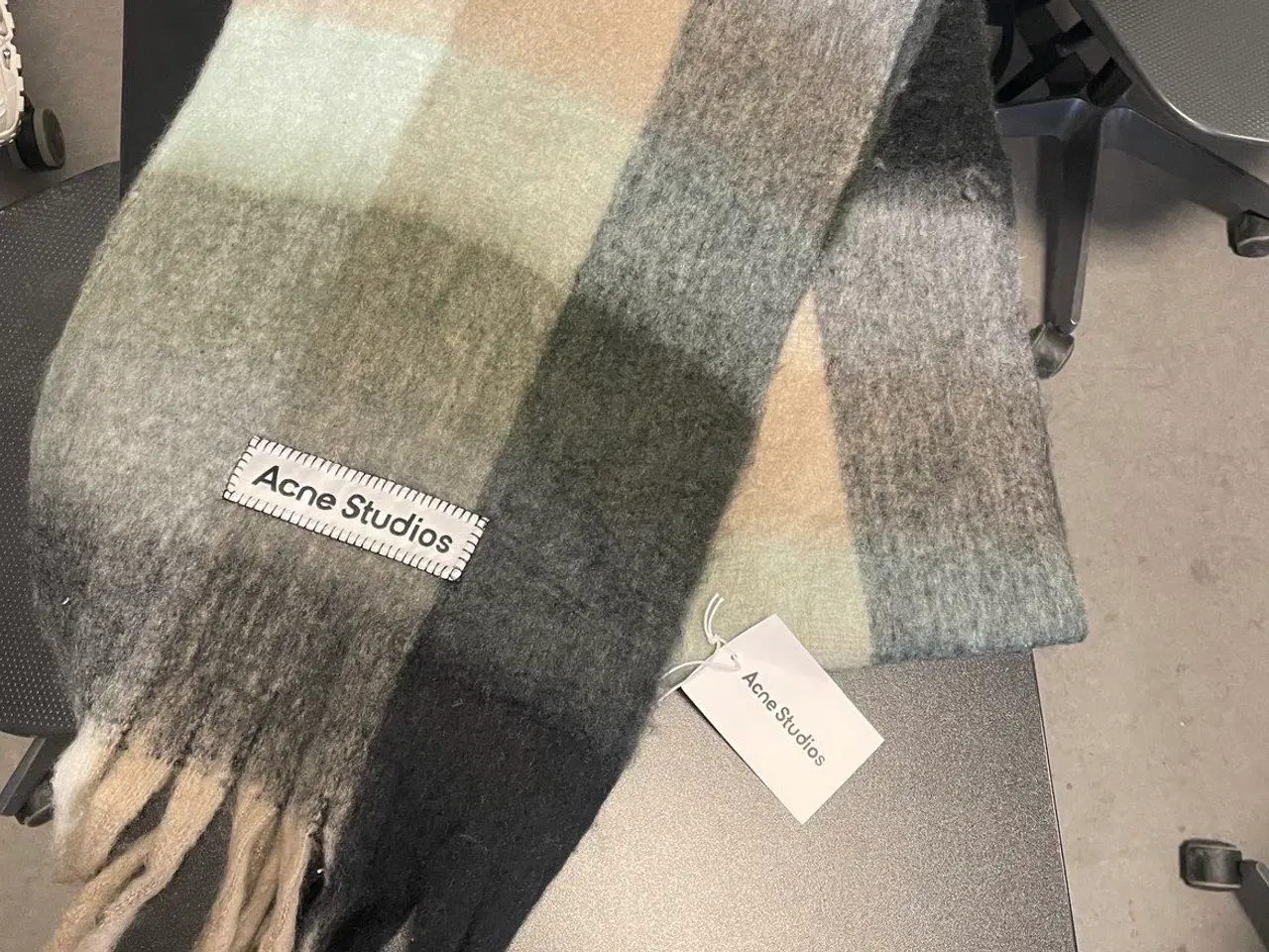 Billede 1 - Acne studios halstørklæde i mohairuld