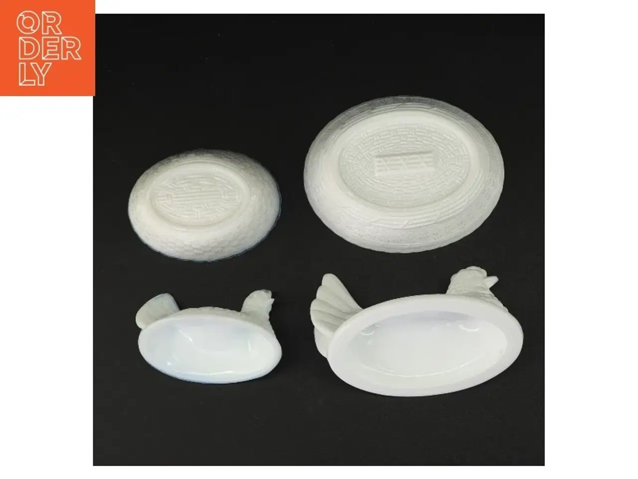 Billede 2 - 2 stk. Høns i kurv Opaline mælkeglas sæt (str. 14 x 11 x 11 cm og 10 x 7 komma 5 x 9 cm)
