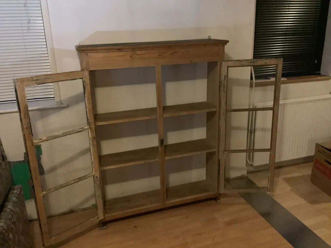 Billede 2 - Hænge vitrine 