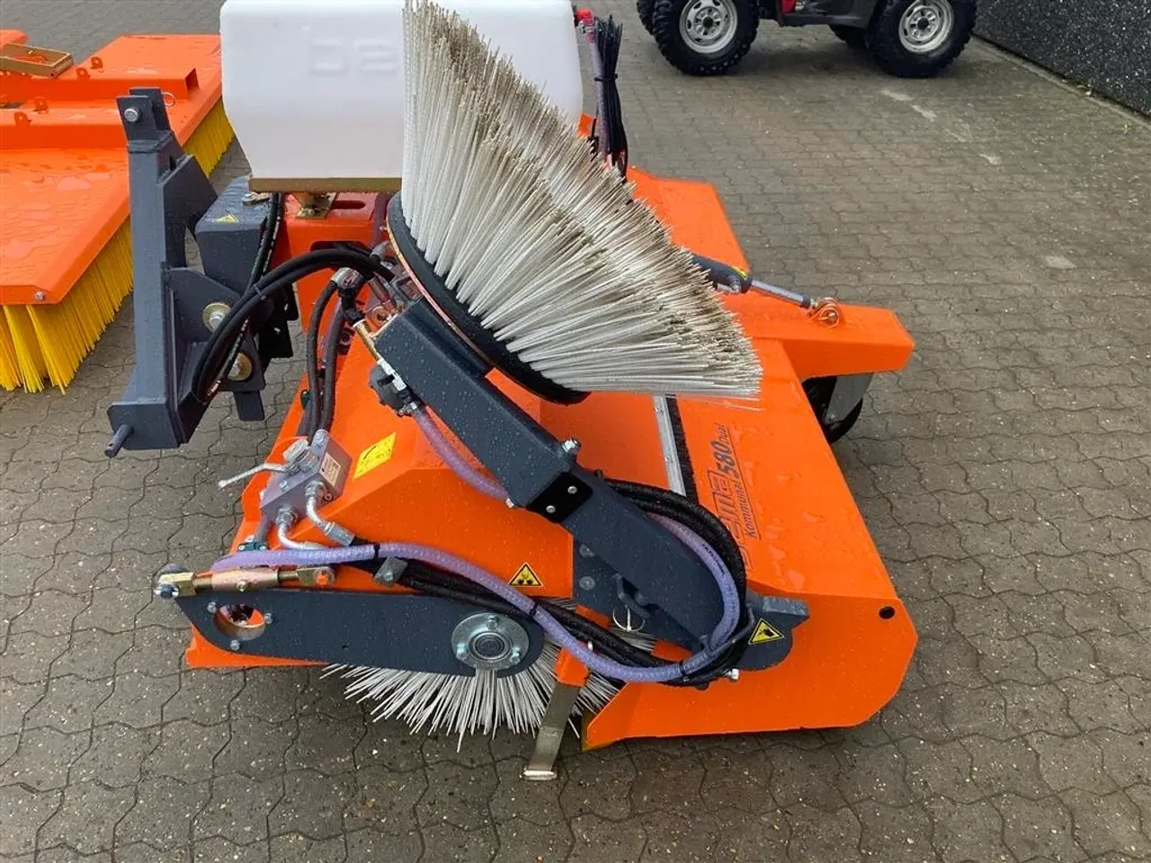 Billede 2 - Multi-Clean 580 Dual opsamlerkasse, vandtank og sidebørste