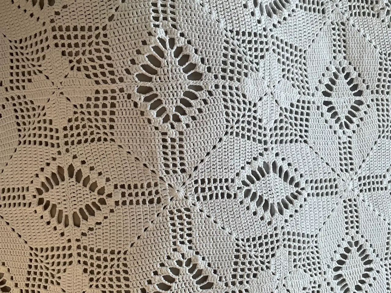 Billede 2 - Hæklet Sengetæppe 1.80 x2.40 cm