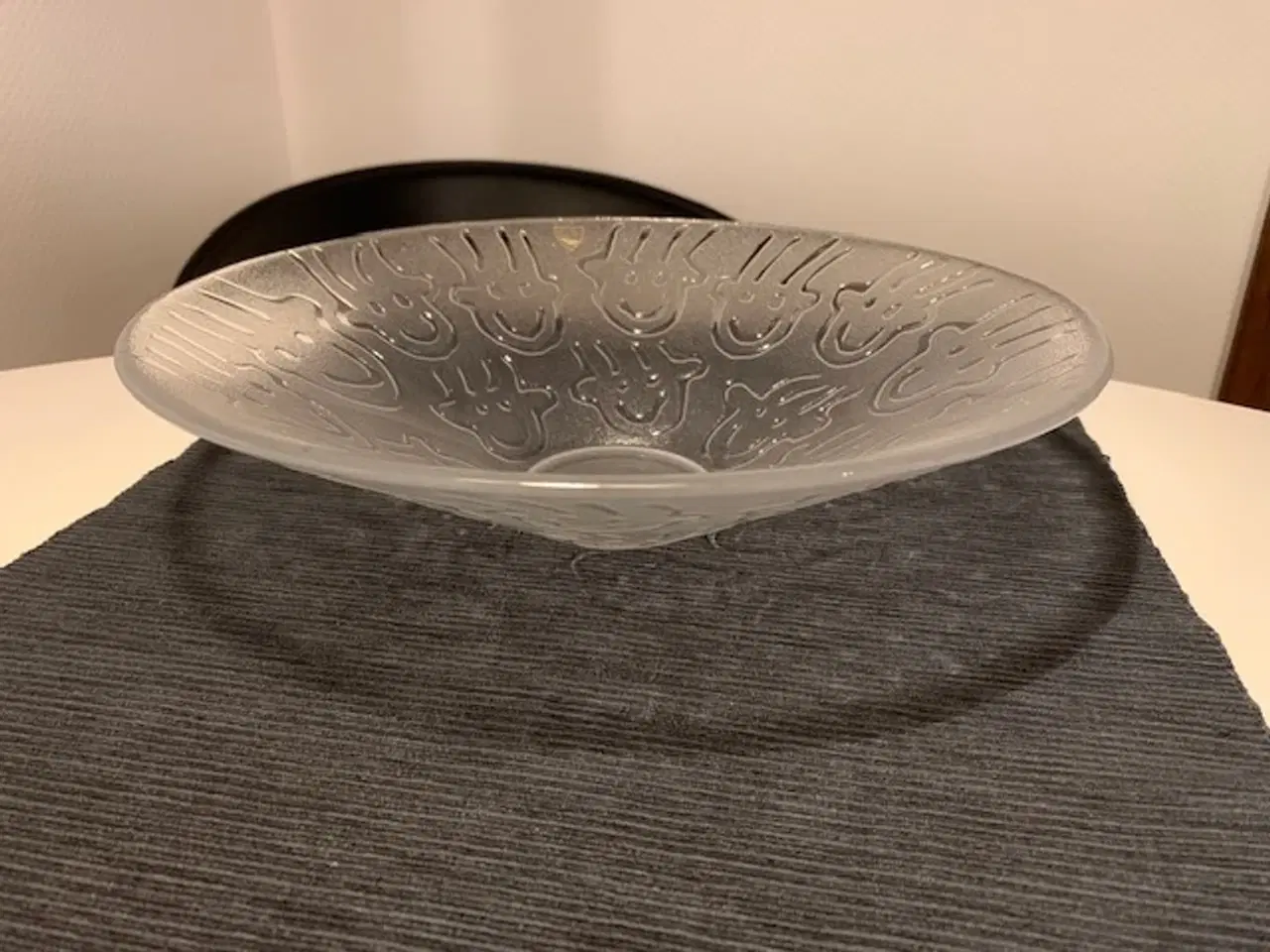 Billede 5 - Fad i glas med glade ansigter, Orrefors Sweden