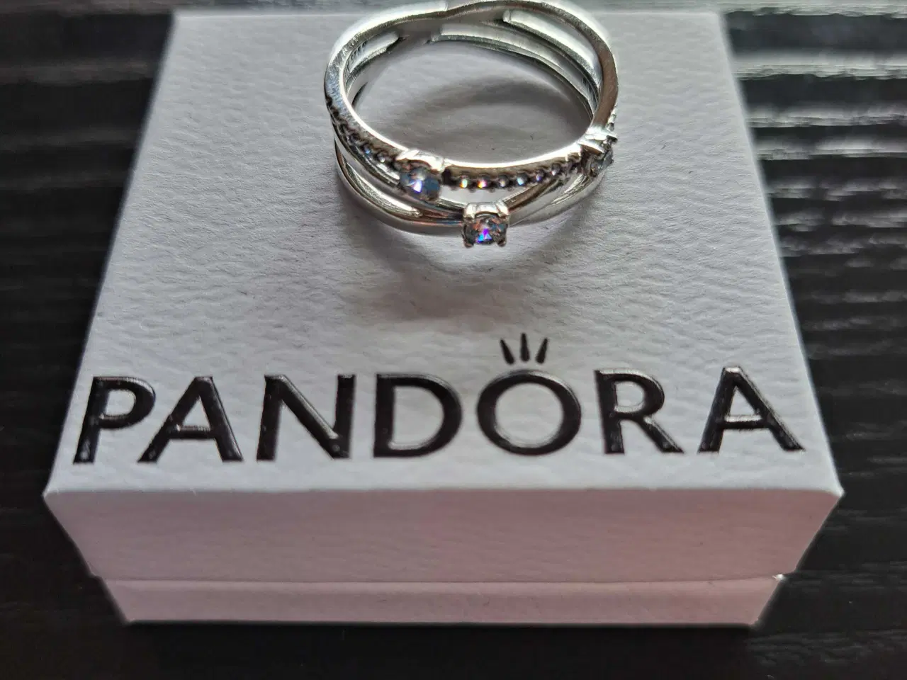 Billede 1 - Pandora Funkende Tredobbelt Båndring