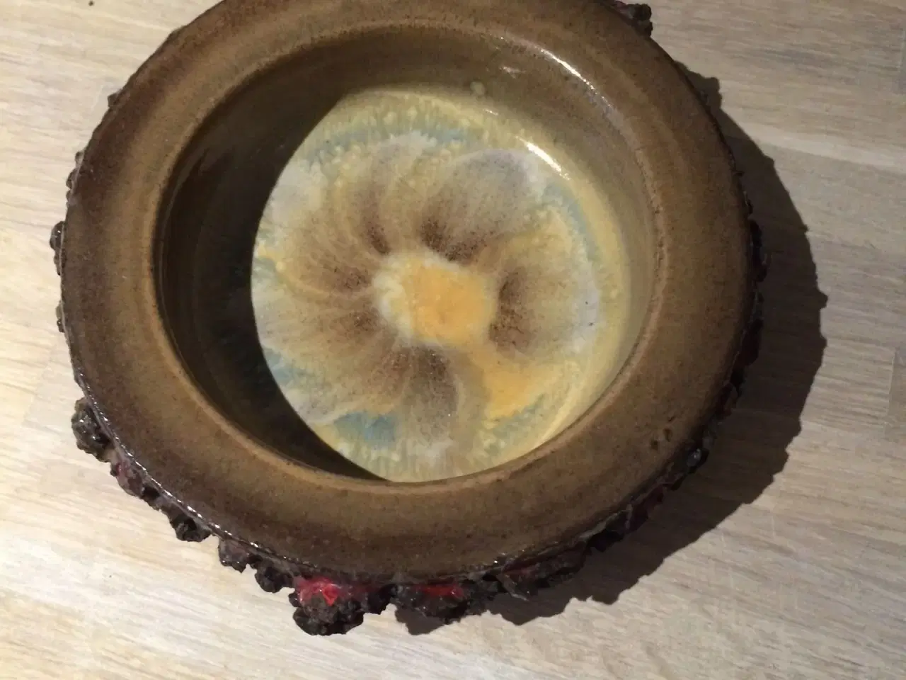 Billede 1 - glit islandsk keramikskål med lava