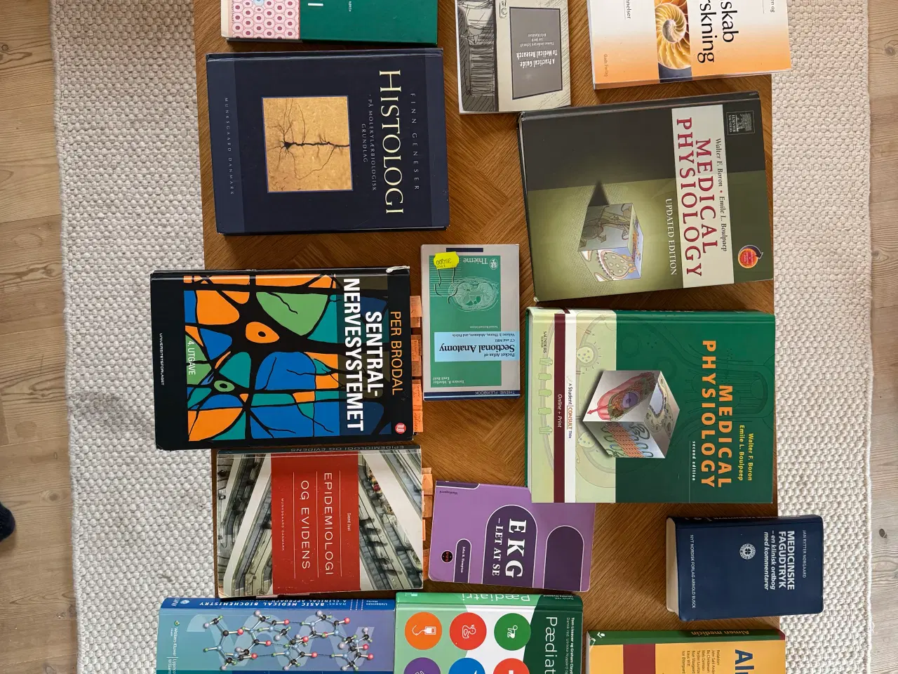 Billede 1 - Bøger til medicinstudiet