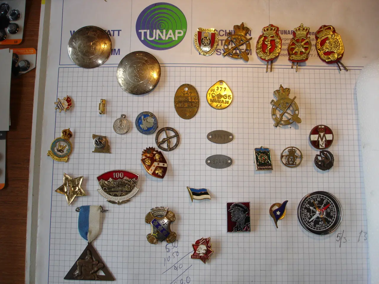 Billede 9 - Militær emblemer og Tin soldater