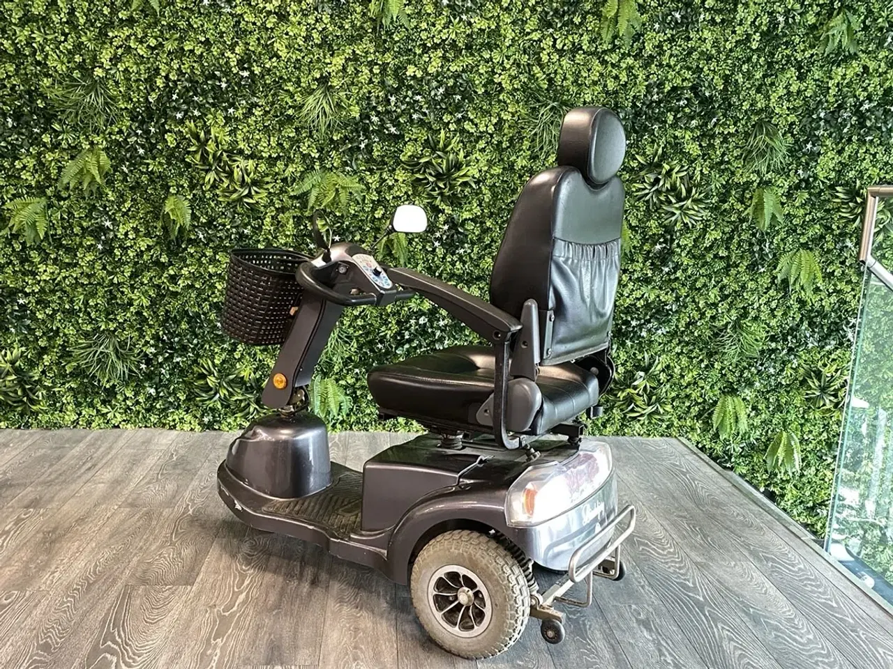 Billede 2 - LM-450 grå