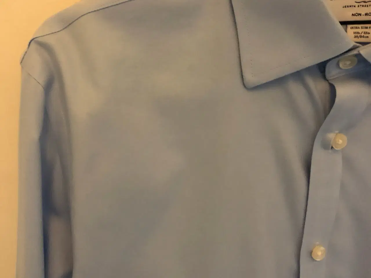 Billede 2 - Charles Tyrwhitt lyseblå Non-iron. m. manchetknapp