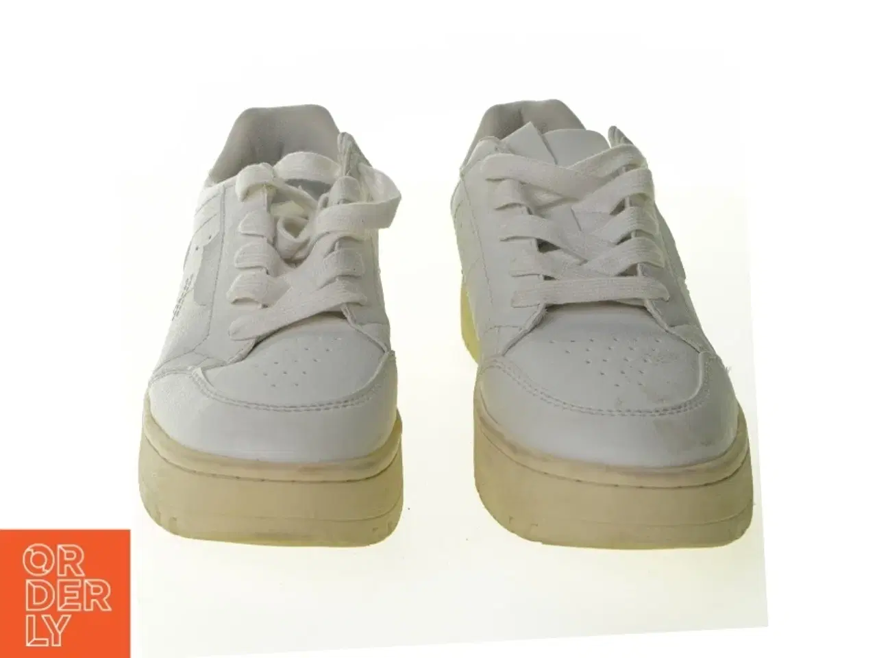 Billede 2 - Hvide sneakers fra Zara (str. 36)