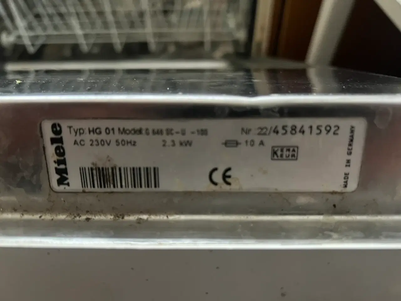 Billede 2 - Miele opvaskemaskine med hvid front og bestikbakke