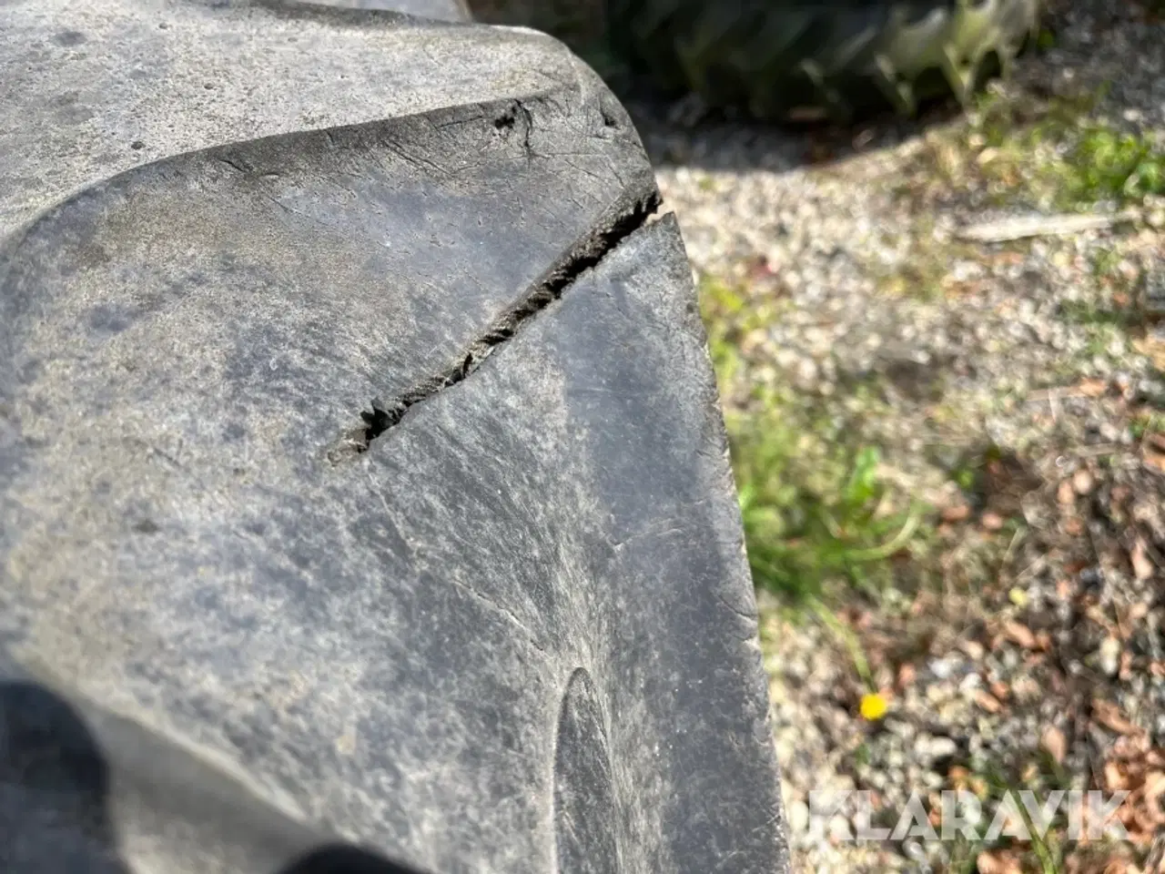 Billede 3 - Dæk 520/85 38 defekt BKT 520/85 R 38