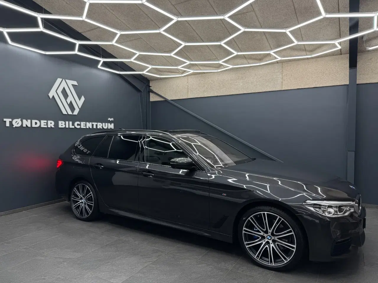 Billede 3 - BMW 530d 3,0 Touring M-Sport xDrive aut.