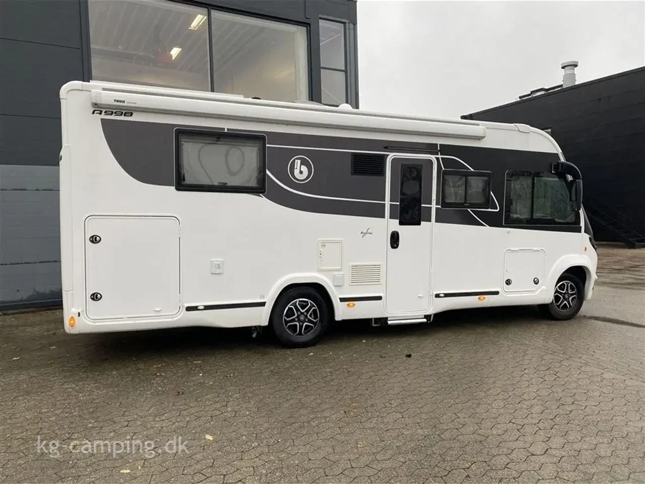 Billede 3 - 2023 - Benimar Amphitryon 998 3500 kg   Særdeles velholdt Benimar AMPHITRYON 998 ALDE - Vognen kan vejes op til 4.400 kg.