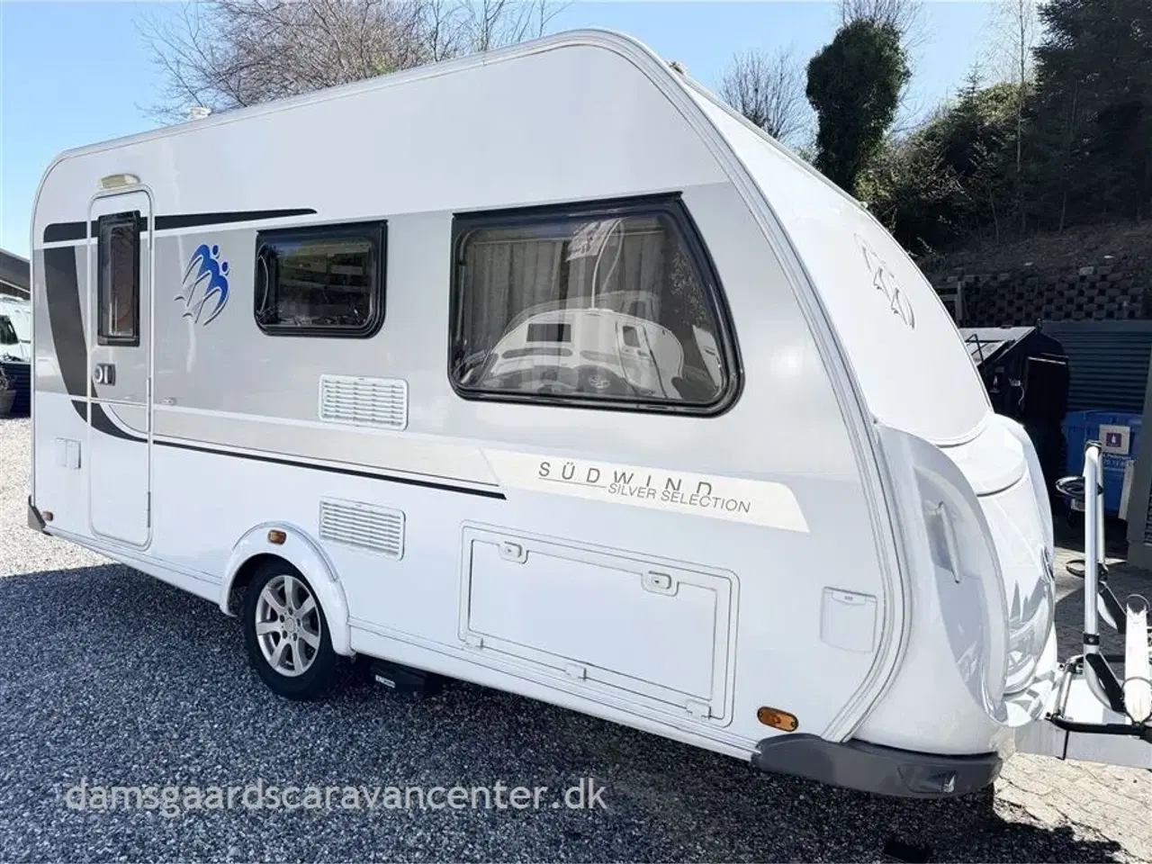 Billede 2 - 2018 - Knaus Südwind Silver Selection 420 QD   Dobbeltseng-Gulvtemp.-Mover-Telt