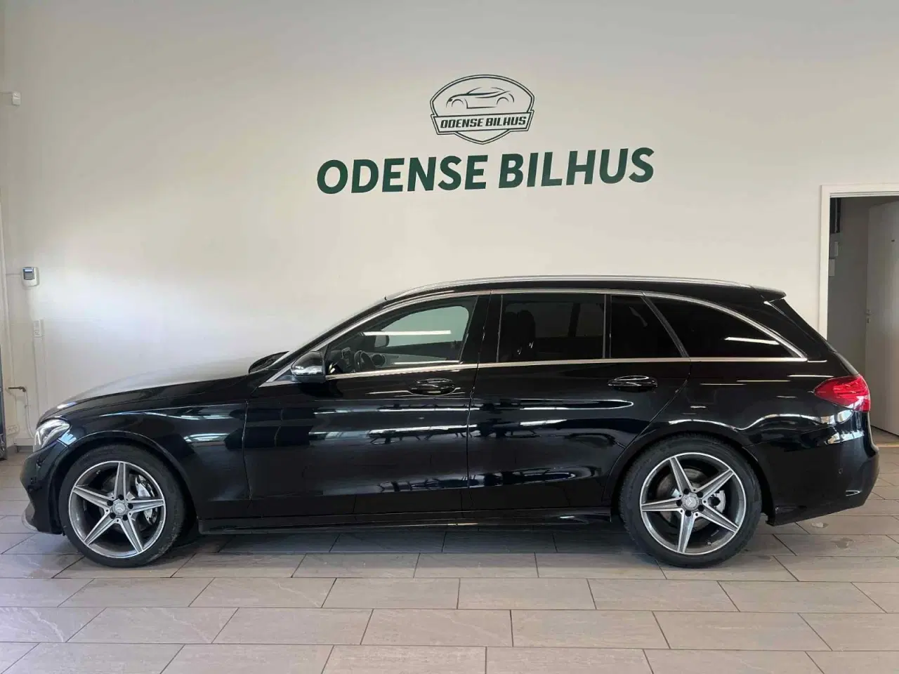 Billede 2 - Mercedes C220 d 2,2 AMG Line stc. aut.
