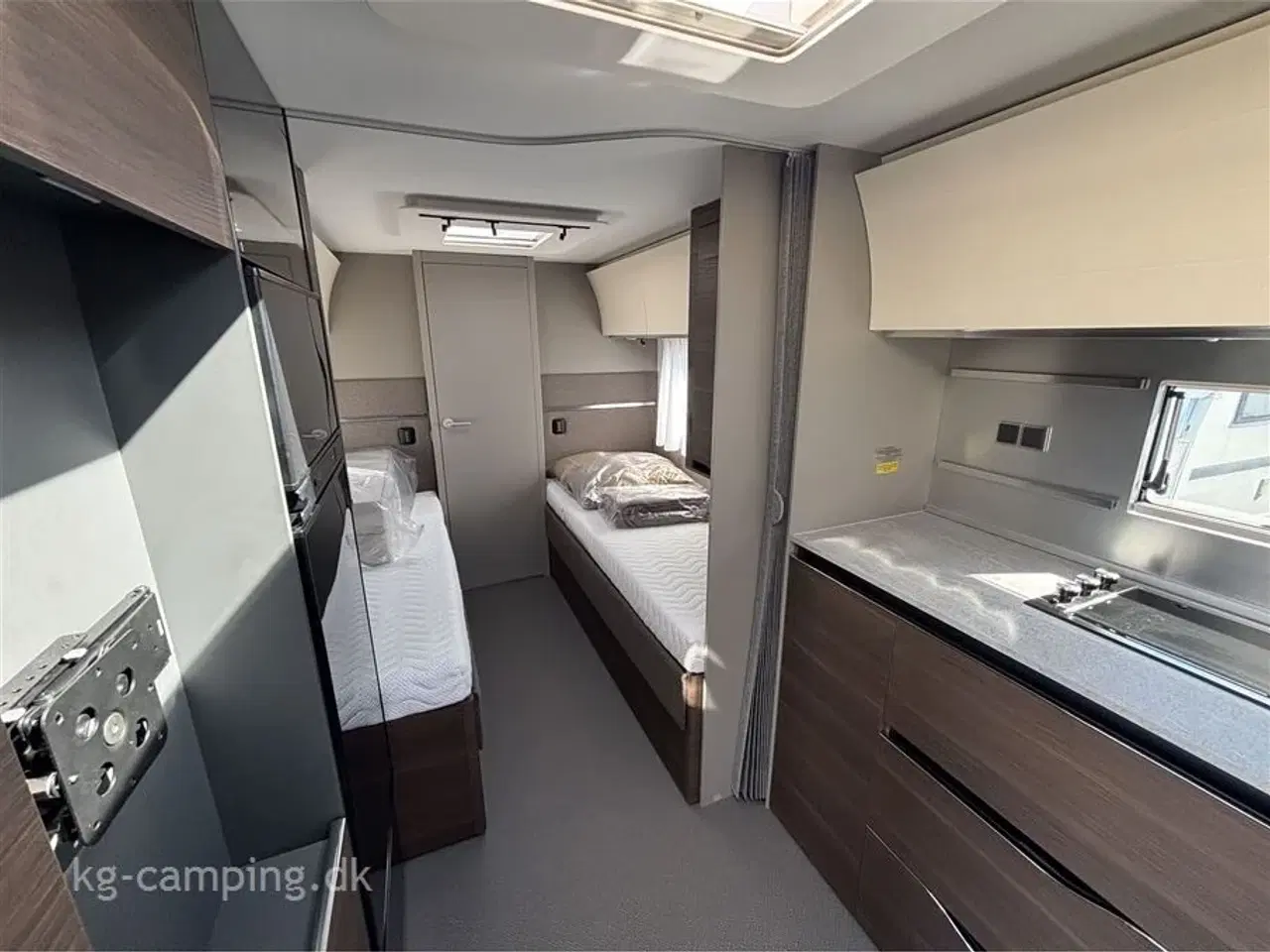 Billede 8 - 2023 - Adria Alpina 613 UT   Alpina i lækkert eksklusivt design. Enkeltsenge. Alde Centralvarme, Fortelt og Mover