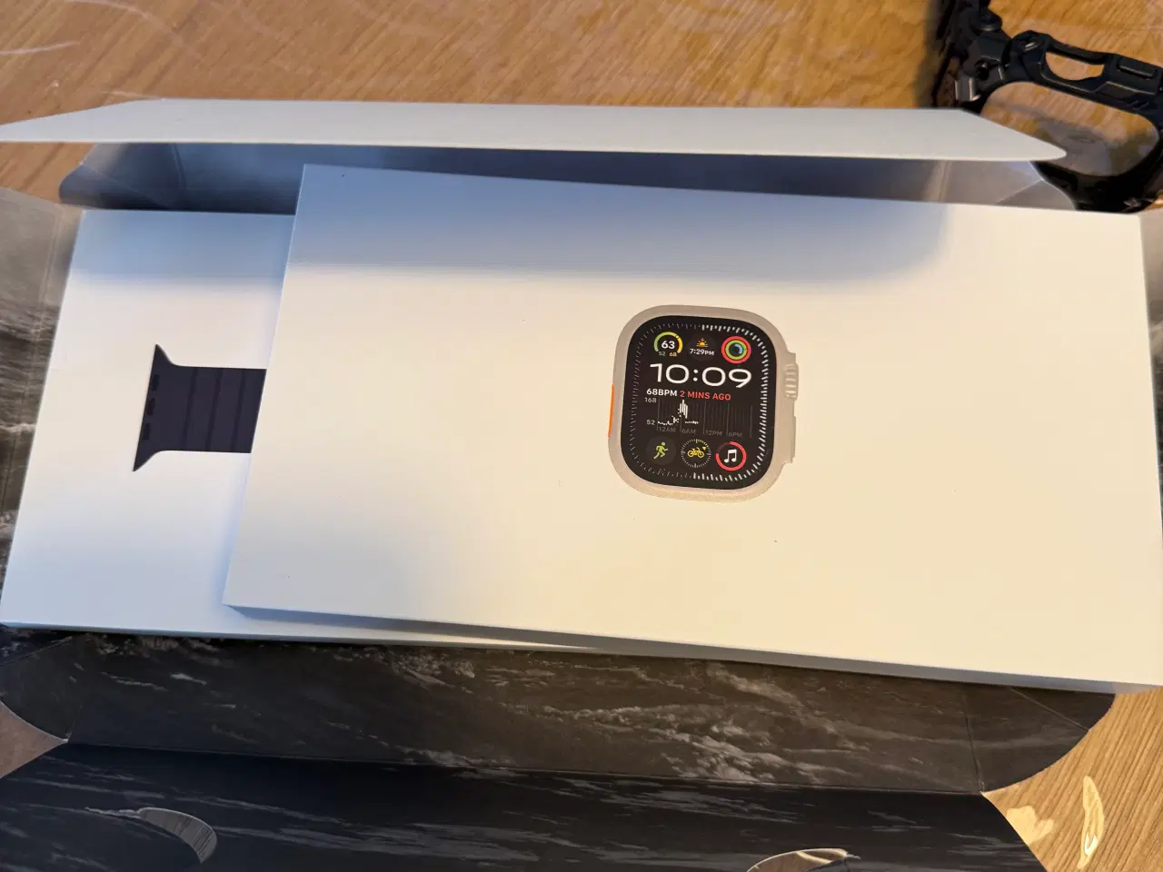 Billede 4 - Appel ur og AirPods 