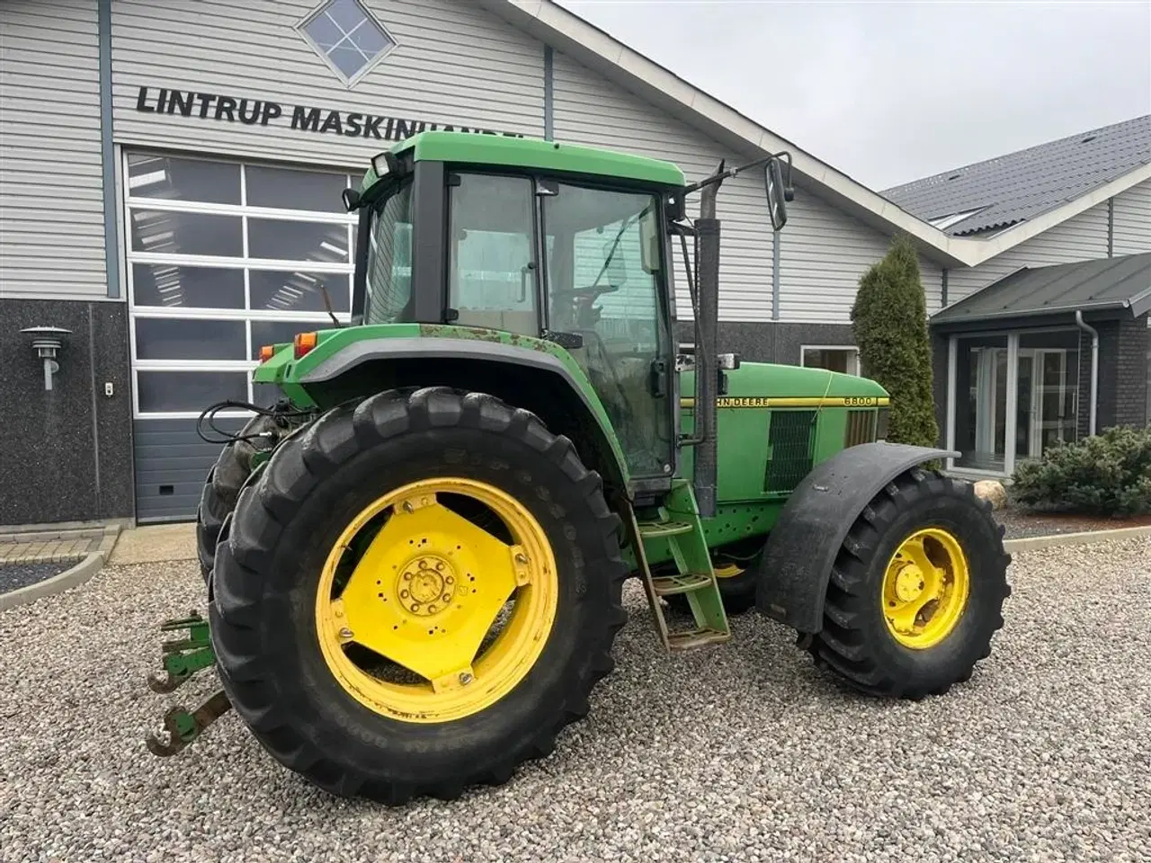 Billede 11 - John Deere 6800 Med frontlift.