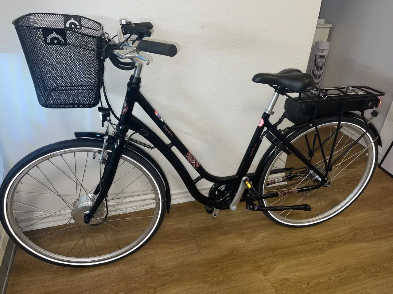 Billede 1 -    flot ebsen fanø reto dame elcykel 28"  7 gear. 