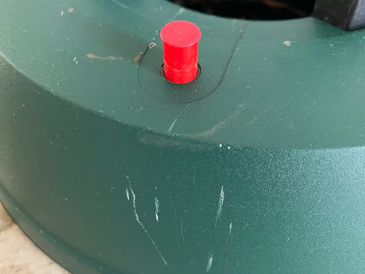 Billede 3 - Juletræsfod med pumpe og vandbeholder