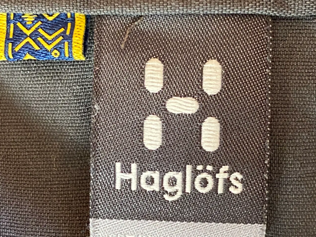 Billede 3 - Grå Haglöfs zip-off bukser str. 46
