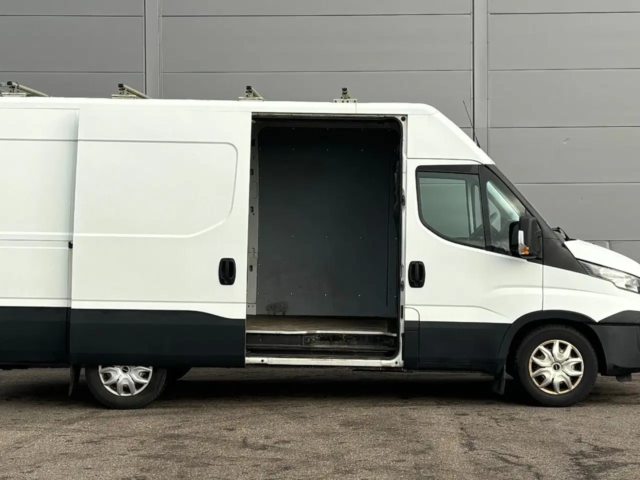 Billede 10 - Iveco Daily 3,0 35S17 12m³ Van