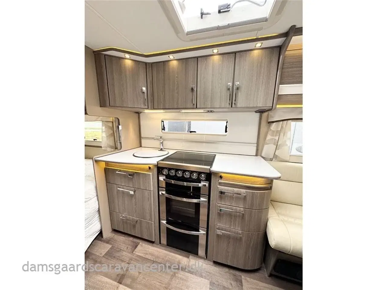 Billede 10 - 2016 - Kabe Royal 520 XL   Fransk seng-Alde-Gulvvarme-Mover-Telt