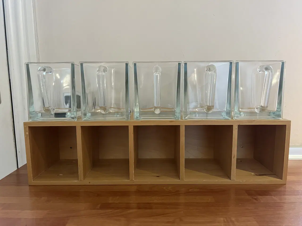 Billede 3 - Flot retro hylde med glas skuffer