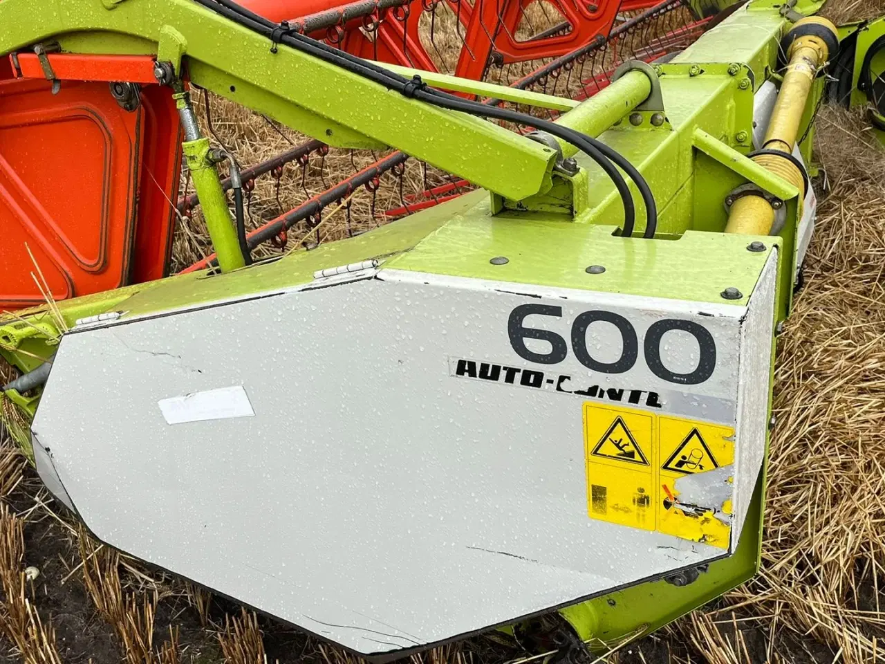 Billede 12 - CLAAS LEXION 420 Velholdt maskine med kun 1900timer og 600 Skærbord