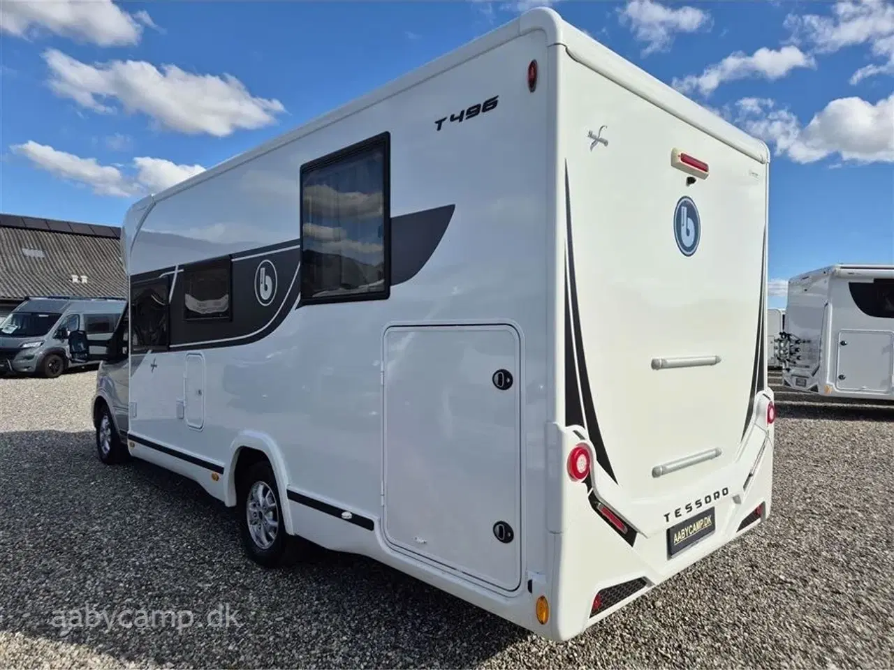 Billede 3 - 2022 - Benimar Tessoro T496   Nk pakke. Automatgear. solceller. Batterier. Markise. Elektrisk indgangstrin. Queensbed.