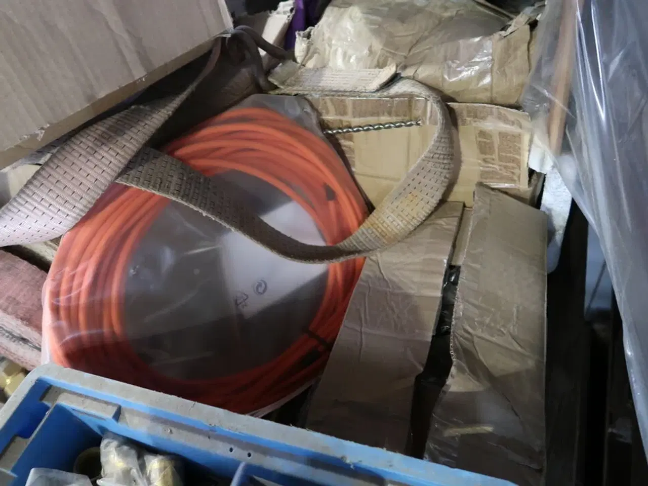 Billede 3 - Palle med div. Løftestroppe m.m.