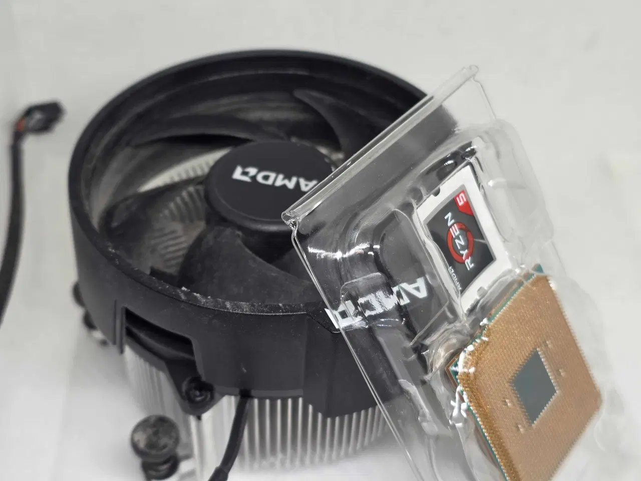 Billede 1 - AMD Ryzen 5 processor med original køler.