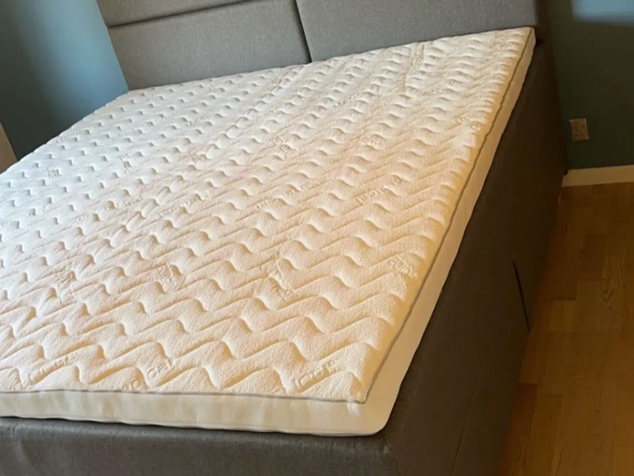 Billede 2 - Dobbeltseng med opbevaring