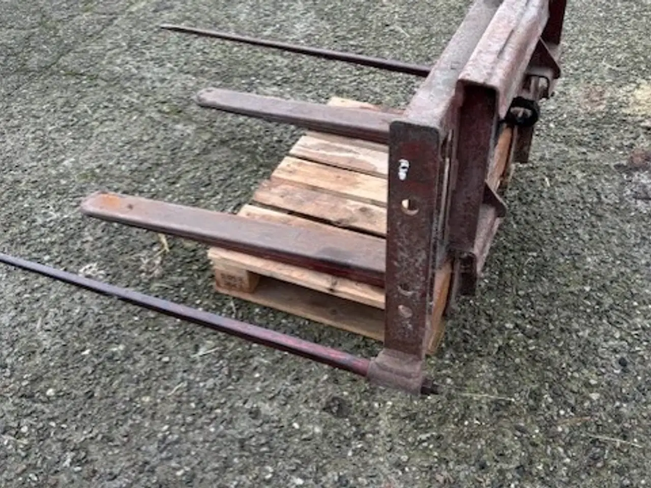 Billede 2 - Fleksibel pallegaffel / ballespyd