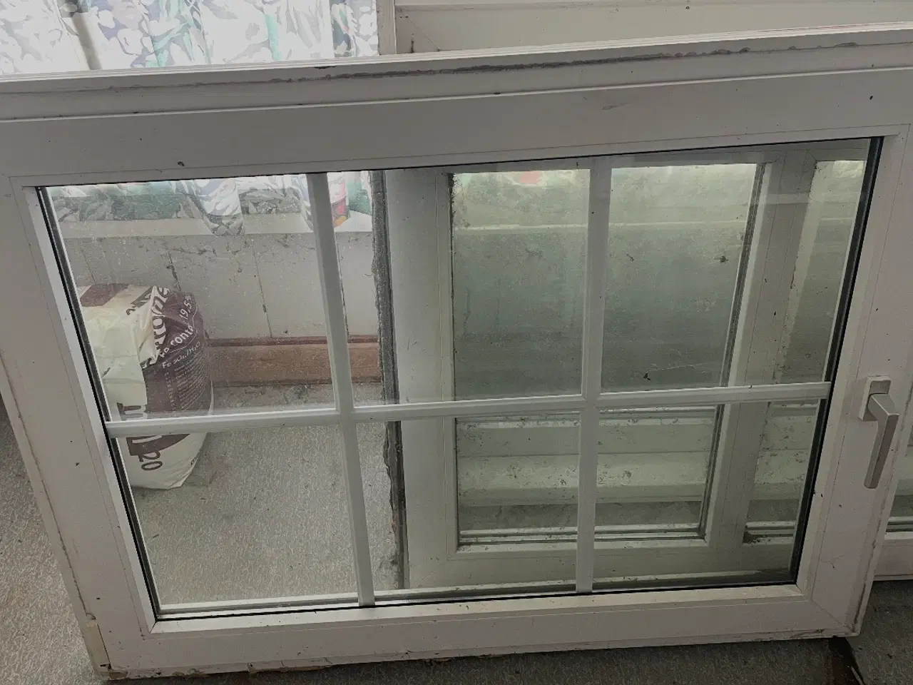 Billede 1 - Sidebundhængt plast vindue
