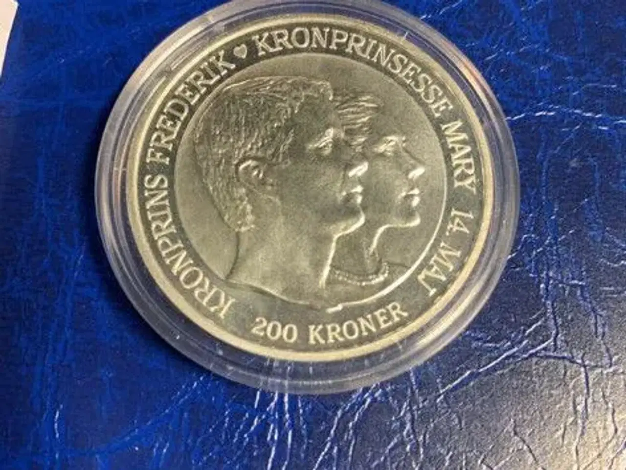 Billede 1 - Dansk 200 kr. Mønt.