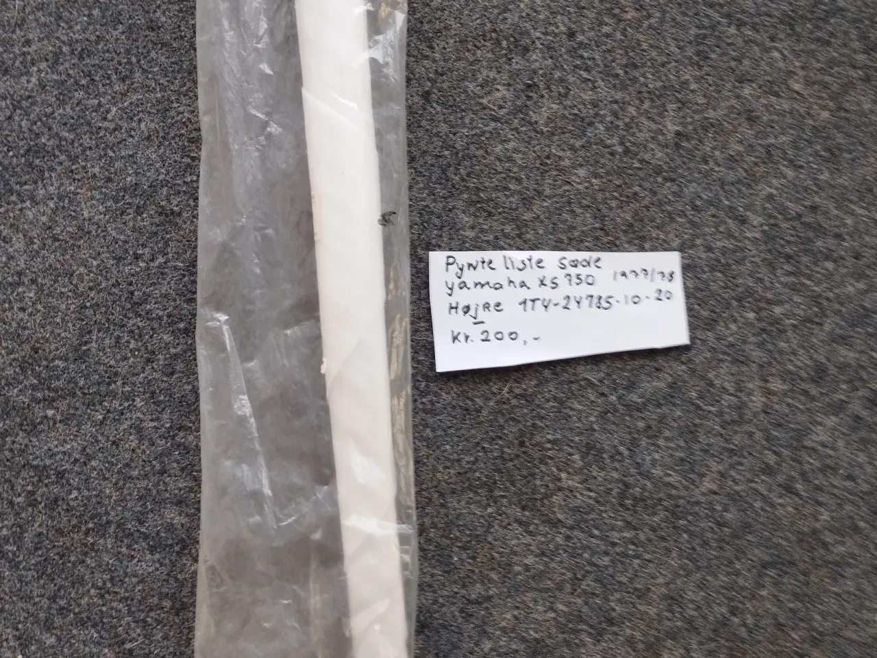 Billede 1 - Pynte liste til Sæde Yamaha XS 750 1977/78 Højre s