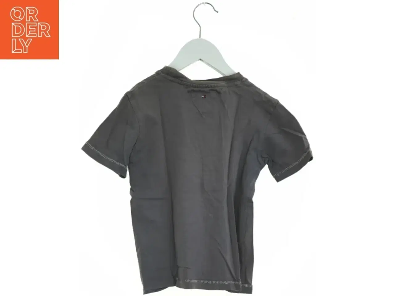 Billede 2 - T-Shirt fra Tommy Hilfiger (str. 110 cm)