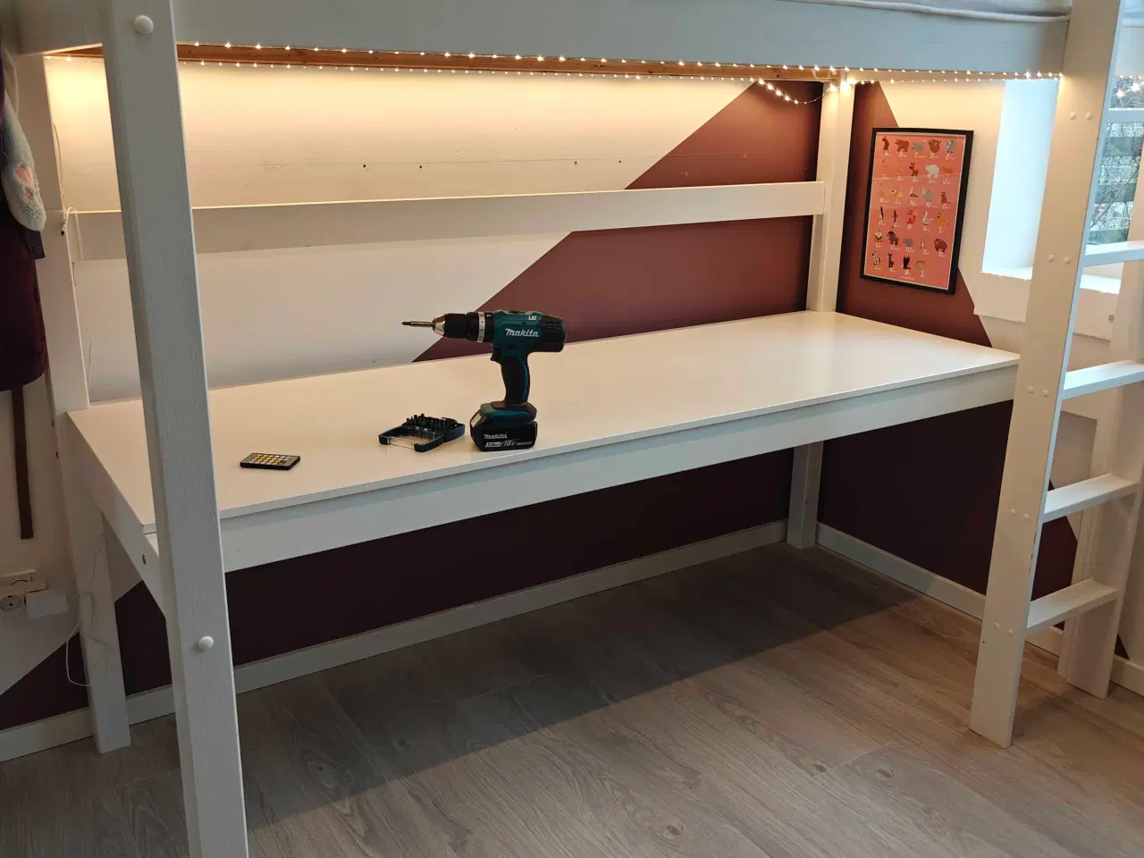 Billede 2 - Kvalitets højseng med stort skrivebord (Hoppekids)