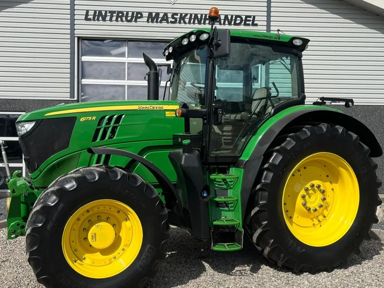 Billede 1 - John Deere 6175R Med frontlift og frontPTO samt luft anlæg
