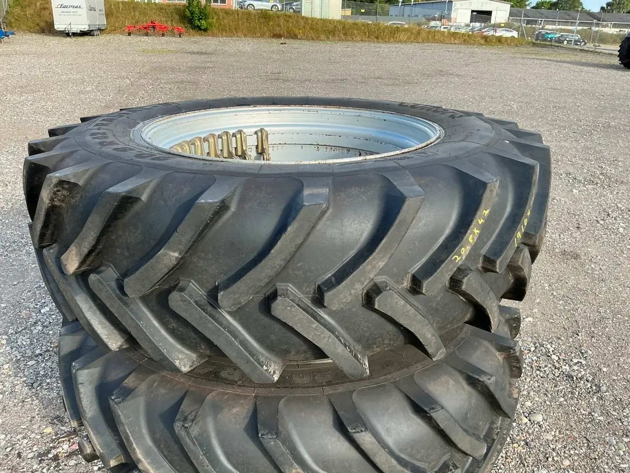 Billede 1 - - - - TV. HJUL 20,8R42