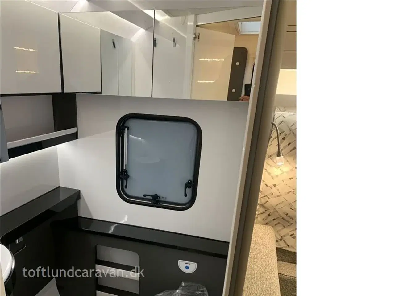 Billede 14 - 2026 - Hobby Excellent 460 SL   Ny 2026 KOMMER SNART PÅ LAGER. Enkeltsenge samt endekøkken og stort badeværelse. LAV VÆGT.