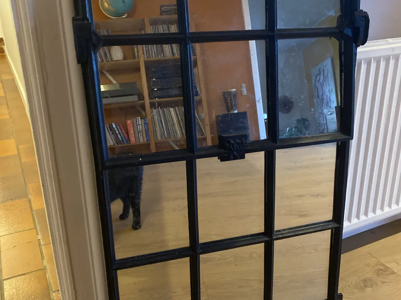 Billede 1 - Staldvindue lavet om tilspejl