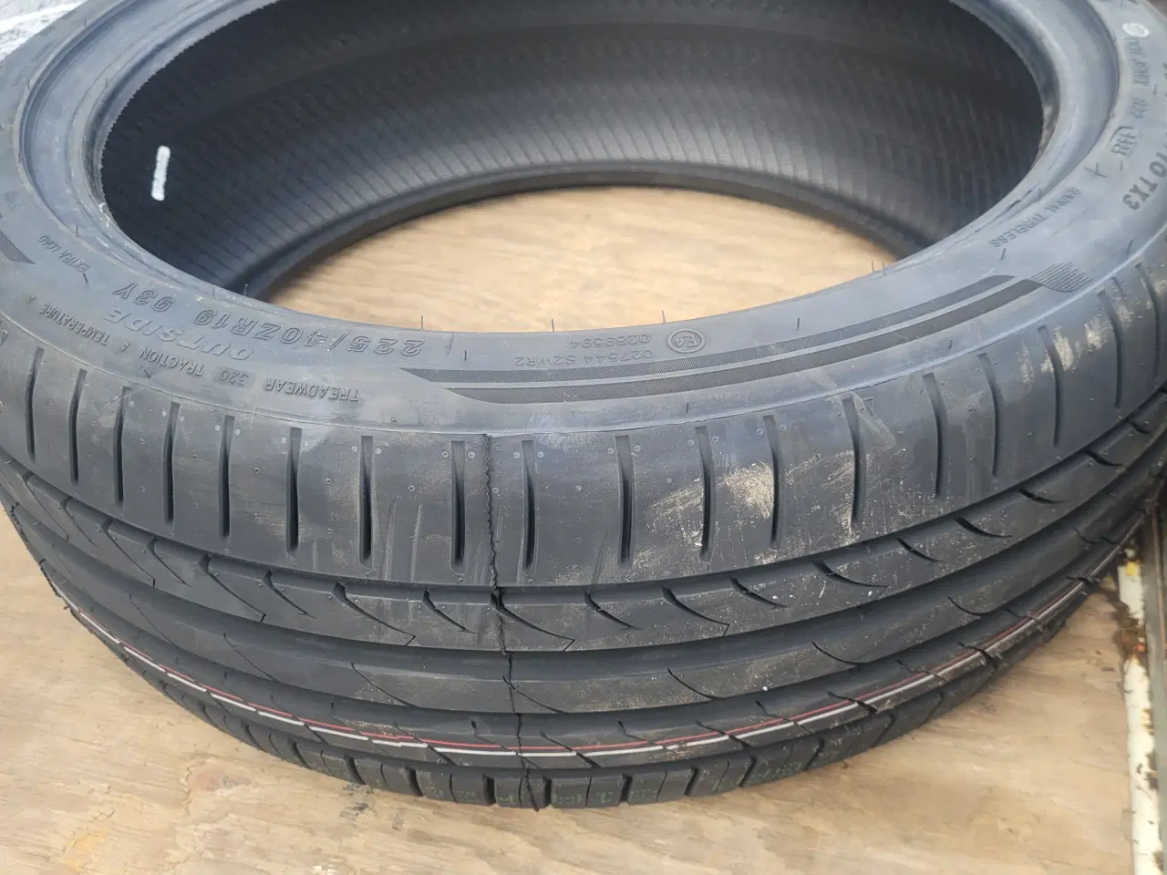 Billede 2 - 225 / 40 R 19