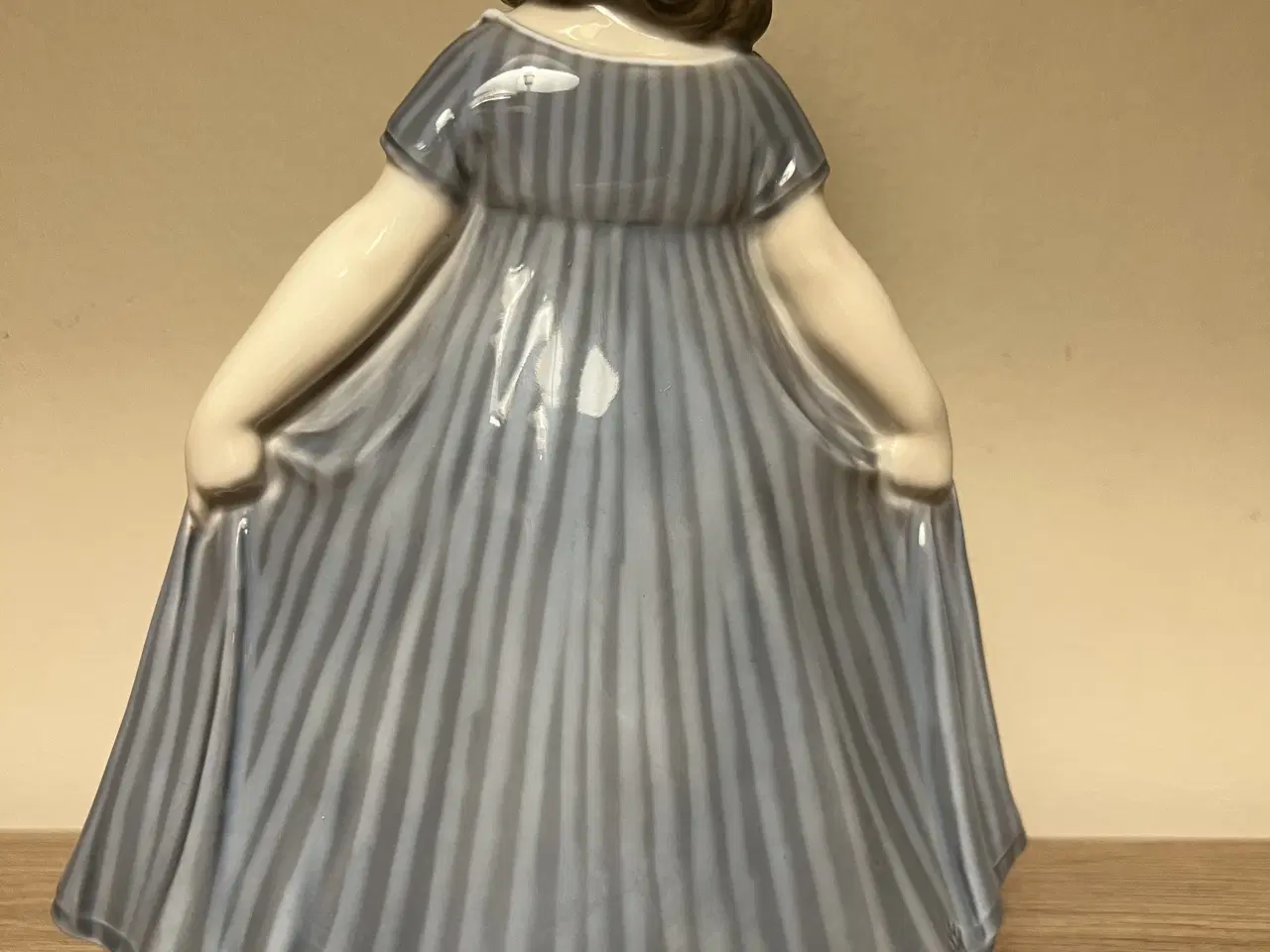 Billede 5 - Stor smuk Royal Copenhagen danserinde 