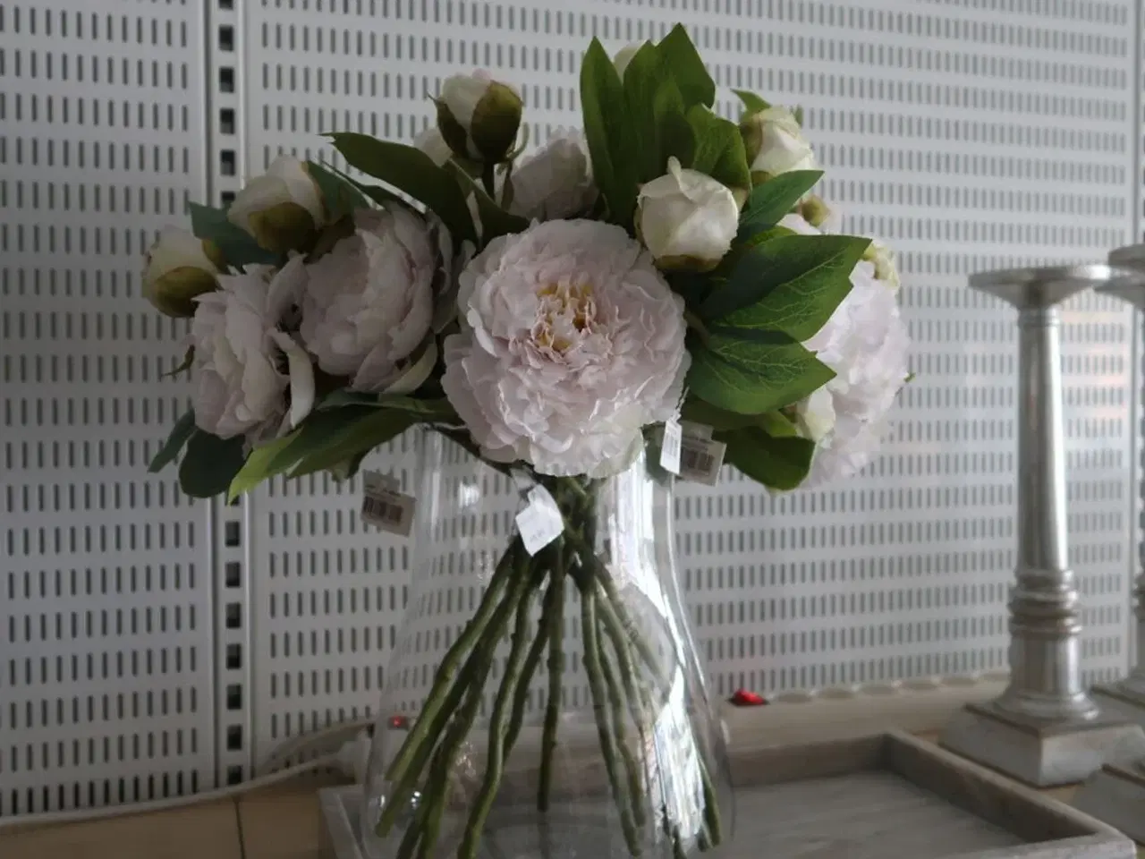 Billede 2 - Fad med vase og kunstige blomster