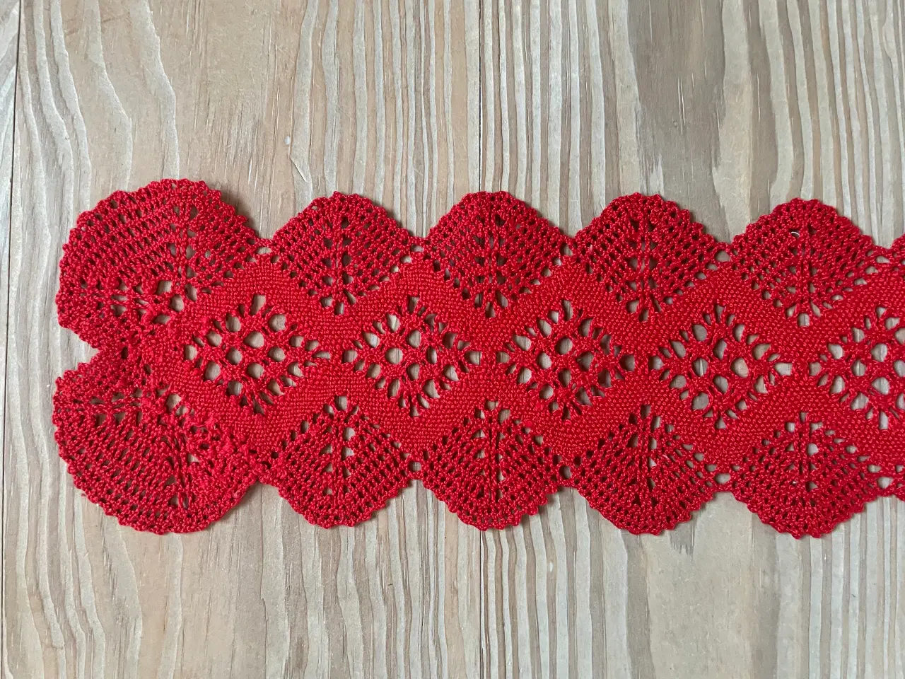 Billede 2 - Kniplet Bordløber/festremse ubrugt